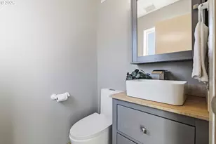 1222 Lincoln St, Hood River, OR 97031 - Photo 8