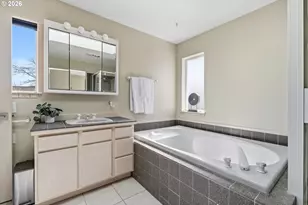 1222 Lincoln St, Hood River, OR 97031 - Photo 12