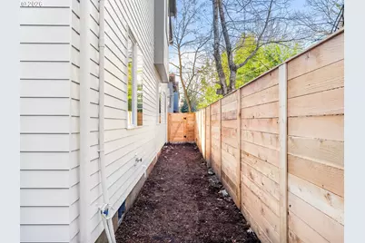 5945 SE 60th Ave, Portland, OR 97206 - Photo 10
