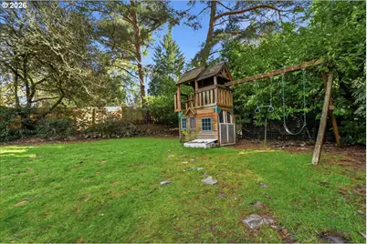 5850 SW Vermont St, Portland, OR 97219 - Photo 28