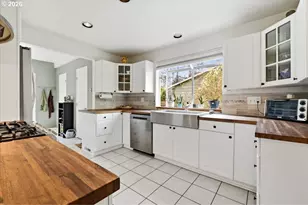 5850 SW Vermont St, Portland, OR 97219 - Photo 10