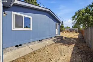 825 19th St, Springfield, OR 97477 - Photo 40