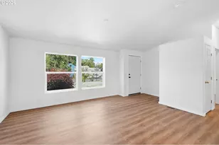 825 19th St, Springfield, OR 97477 - Photo 4