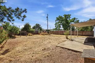 825 19th St, Springfield, OR 97477 - Photo 38