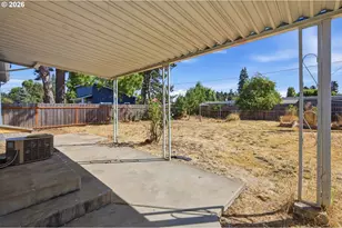 825 19th St, Springfield, OR 97477 - Photo 34