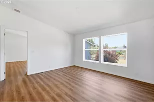 825 19th St, Springfield, OR 97477 - Photo 20
