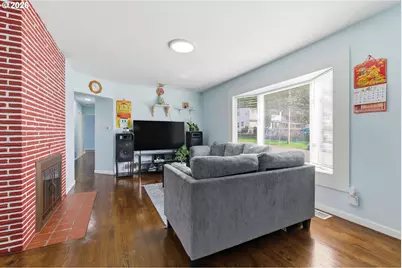 8647 NE Schuyler St, Portland, OR 97220 - Photo 4