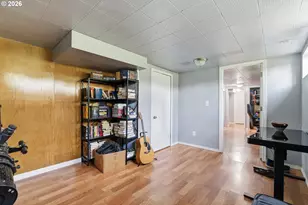 8647 NE Schuyler St, Portland, OR 97220 - Photo 24