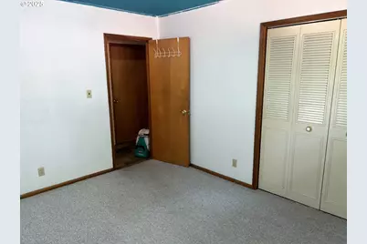 1383 N Old Pacific Hwy, Myrtle Creek, OR 97457 - Photo 6