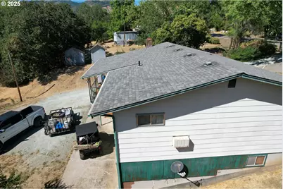 1383 N Old Pacific Hwy, Myrtle Creek, OR 97457 - Photo 26