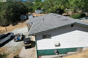 1383 N Old Pacific Hwy, Myrtle Creek, OR 97457 - Photo 26