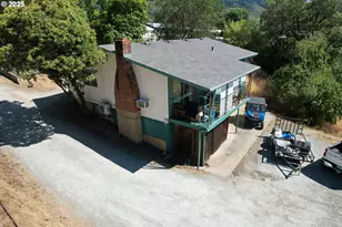 1383 N Old Pacific Hwy, Myrtle Creek, OR 97457 - Photo 24