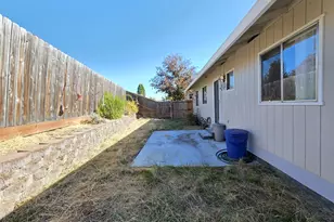 410 NW Elizabeth Ave, Winston, OR 97496 - Photo 16
