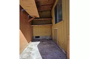 410 NW Elizabeth Ave, Winston, OR 97496 - Photo 12
