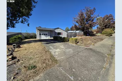 410 NW Elizabeth Ave, Winston, OR 97496 - Photo 2