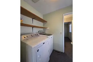 410 NW Elizabeth Ave, Winston, OR 97496 - Photo 24