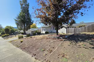 410 NW Elizabeth Ave, Winston, OR 97496 - Photo 4