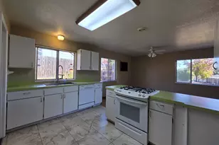 410 NW Elizabeth Ave, Winston, OR 97496 - Photo 22