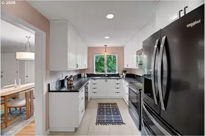 1911 SW Marigold St, Portland, OR 97219 - Photo 14