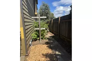 2273 June St, Hood River, OR 97031 - Photo 6
