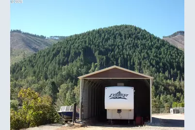 375 Jordan Creek Rd, Riddle, OR 97469 - Photo 14