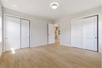 15938 SE Alder St, Portland, OR 97233 - Photo 12