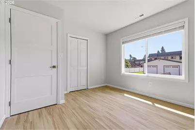 15938 SE Alder St, Portland, OR 97233 - Photo 14