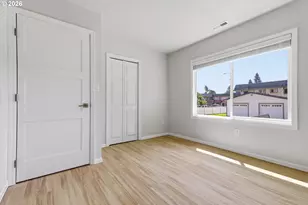 15938 SE Alder St, Portland, OR 97233 - Photo 14