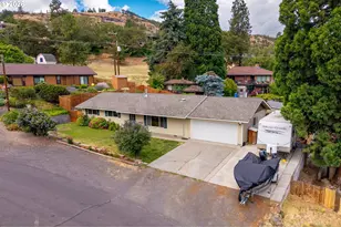 1211 Sandy Ln, The Dalles, OR 97058 - Photo 2