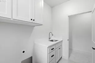 14184 SE Iseli Ln, Clackamas, OR 97015 - Photo 34