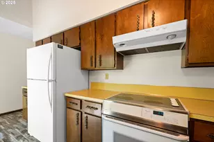 2431 W Lynnwood Dr, Longview, WA 98632 - Photo 10