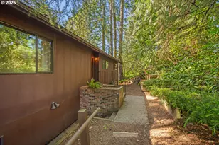 2431 W Lynnwood Dr, Longview, WA 98632 - Photo 2