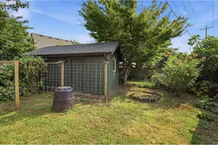 946 Nantucket Ave, Eugene, OR 97404 - Photo 42