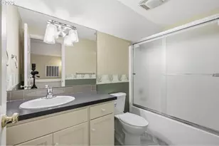 946 Nantucket Ave, Eugene, OR 97404 - Photo 34