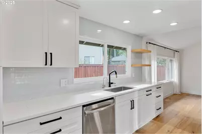 18434 Sandpiper Cir, Lake Oswego, OR 97035 - Photo 12