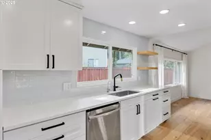 18434 Sandpiper Cir, Lake Oswego, OR 97035 - Photo 12