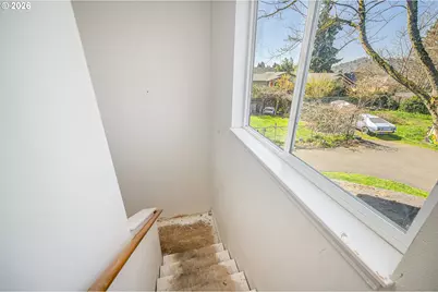 207 35th St, Springfield, OR 97478 - Photo 12