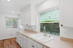 10440 SW Century Oak Dr, Portland, OR 97224 - Photo 6