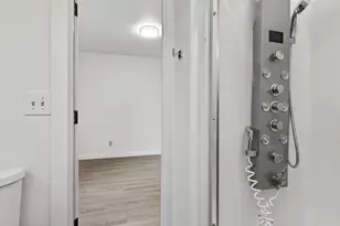 8635 NE Skidmore St, Portland, OR 97220 - Photo 24