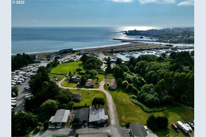 16032 Driftwood Ln, Brookings, OR 97415 - Photo 1