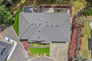 137 Jacks Ct, Winchester, OR 97495 - Photo 32