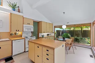999 NE 169th Dr, Portland, OR 97230 - Photo 14