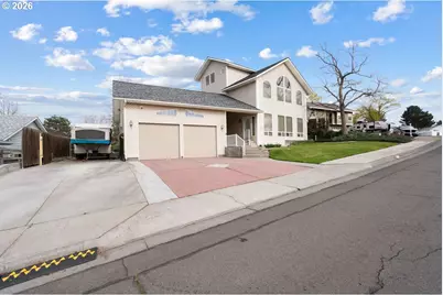 325 SE 9th Dr, Hermiston, OR 97838 - Photo 2