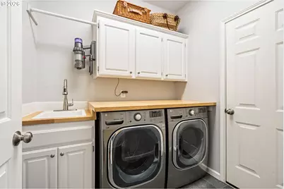 6438 SW Flower St, Portland, OR 97221 - Photo 32