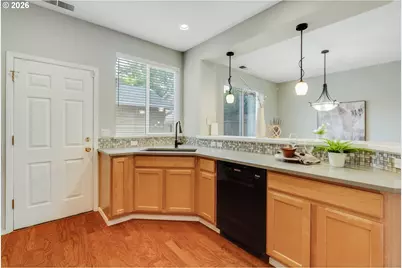 6441 NE Rosebay Dr, Hillsboro, OR 97124 - Photo 10