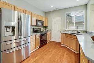 6441 NE Rosebay Dr, Hillsboro, OR 97124 - Photo 8