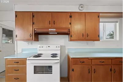 485 S 46th St, Springfield, OR 97478 - Photo 24