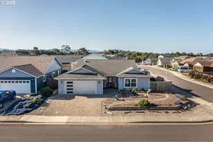 937 Carter St SW, Bandon, OR 97411 - Photo 2