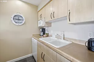 890 SE Bay Blvd., Newport, OR 97365 - Photo 14