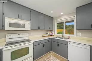 933 S 44th St, Springfield, OR 97478 - Photo 12